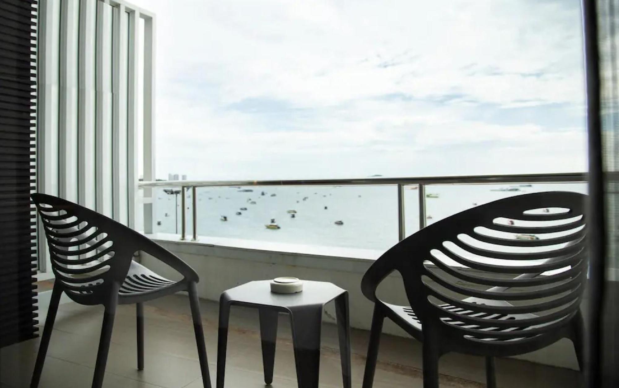 Baboona Beachfront Living Pattaya Exterior foto