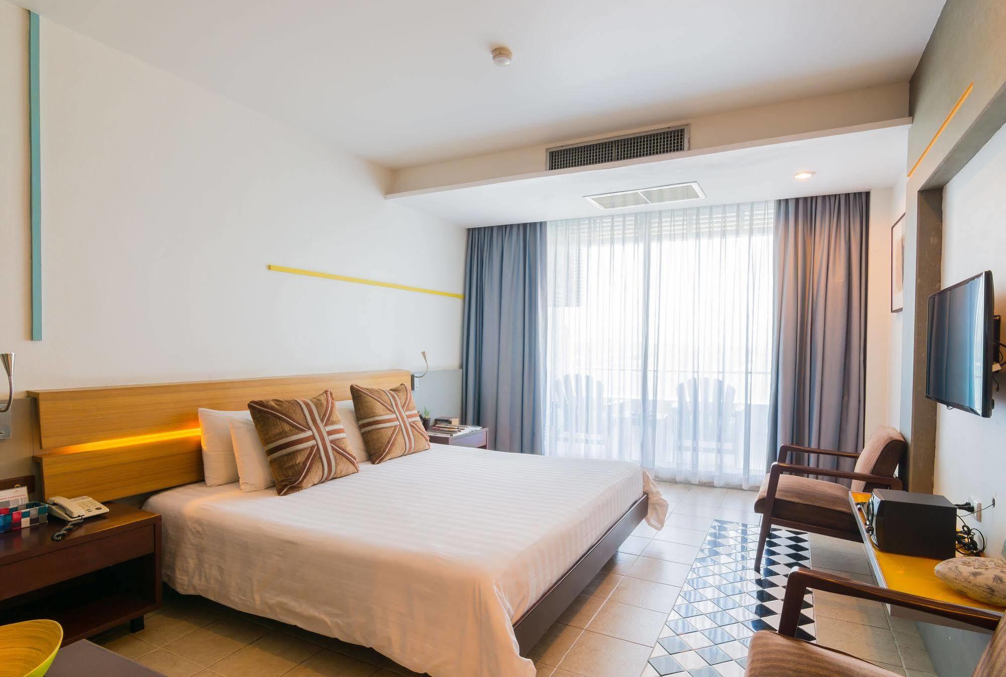 Baboona Beachfront Living Pattaya Exterior foto